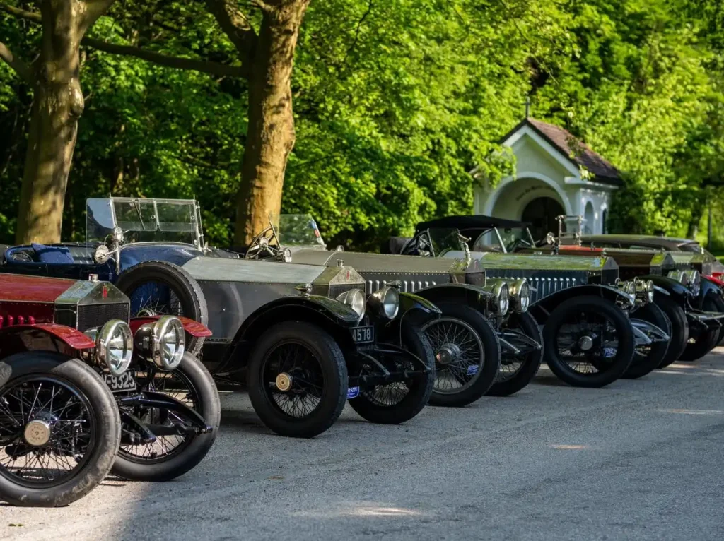 Choosing the Right Car for a Driving Tour