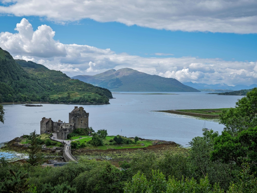 Best Scenic Driving Routes in Scotland